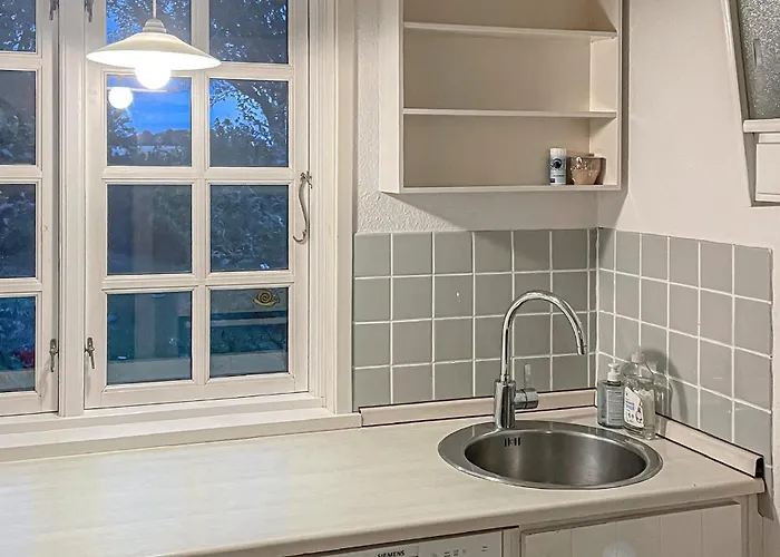 1 Bedroom Lovely In Hébergement de vacances *